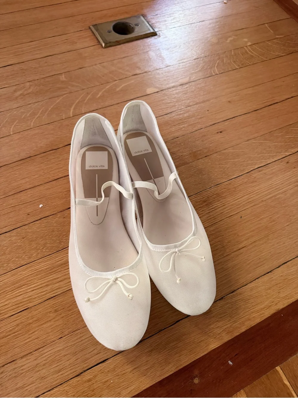 Dolce Vita Women's Cadel White Ballet Flats with Bow size 10